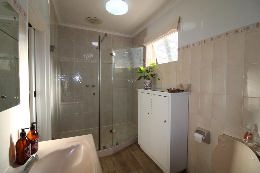 To Let 3 Bedroom Property for Rent in Somerset West Western Cape